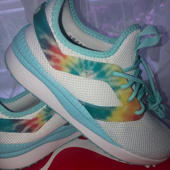 💙PUMA (Youth) 💚Sneakers 5 1/2💛 - Picture 1 of 5